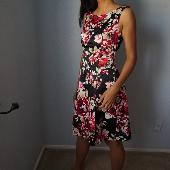 Floral A-Line Dress - Picture 4 of 6